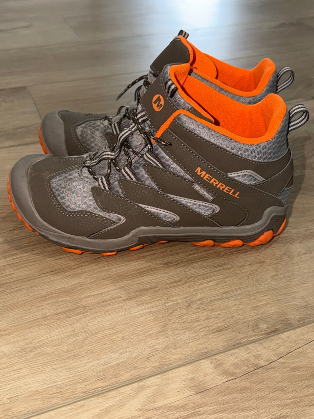 Merrell Boy Chameleon 7 Access Mid WTRPF Hiking Boot boys  Sz 6